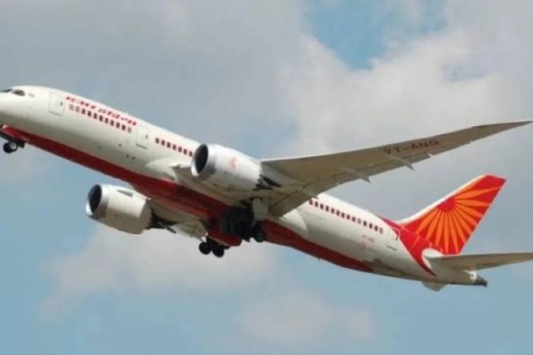 टाटा की एयरलाइन कंपनी को फिर मिला नोटिस, गलती सुधारने के लिए मिली 15 दिन की मोहलत
