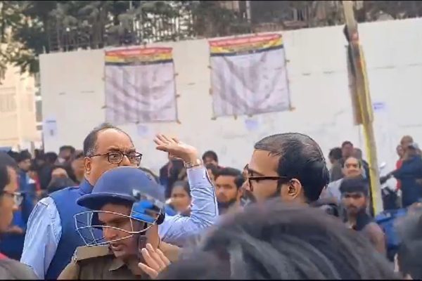 ‘किसी को परेशान नहीं करना चाहता था’… BPSC कैंडिडेट को थप्पड़ मारने पर पटना DM की सफाई