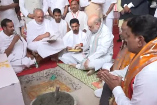 छत्तीसगढ़ पहुंचे अमित शाह, चंद्रगिरि में किया आचार्य विद्यासागर की समाधि स्मारक का भूमिपूजन