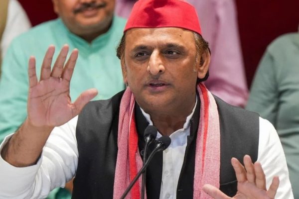 ‘फिल्में टैक्स फ्री हो सकती हैं तो महाकुंभ यात्रियों के लिए टोल क्यों’, बोले अखिलेश यादव