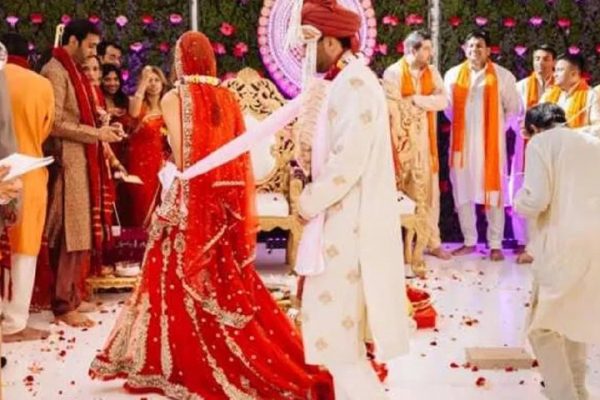पापा ने ही ढूंढा दूल्हा, फिर तोड़ दिया रिश्ता; दुल्हन को तो हो गया था उसी से प्यार, लगाया ऐसा तिकड़म कि…