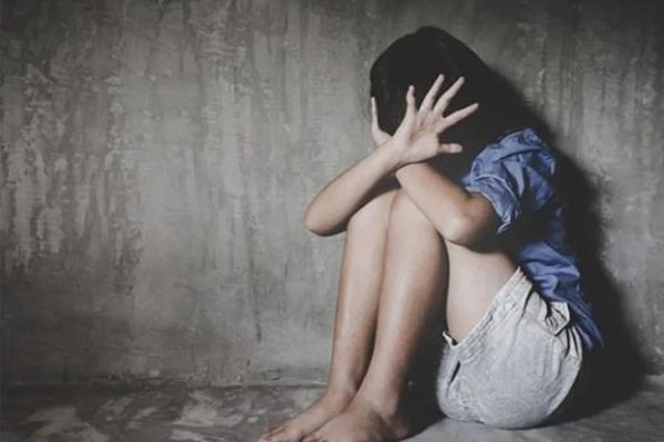 भंडारे में प्रसाद लेने गई किशोरी के साथ गैंगरेप, जंगल में मिली बेहोश