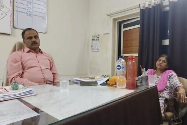 Madhya Pradesh: महिला पटवारी के साथ पूर्व सरपंच समेत अन्य लोगों ने अभद्रता कर पीटने दौड़े, मंत्रियों को धमकी देने के लगाए आरोप