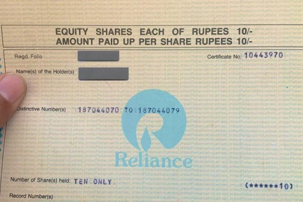 अचानक परिवार को घर में मिला एक पेपर, 30 साल पहले खरीदे थे RIL के शेयर, अब हो गए मालामाल!