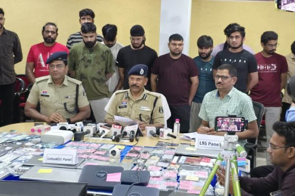 IPL के बीच 6 राज्यों के 14 सटोरिए गिरफ्तार:रायपुर पुलिस ने किराएदार बनकर कोलकाता-गुवाहाटी में छापा मारा