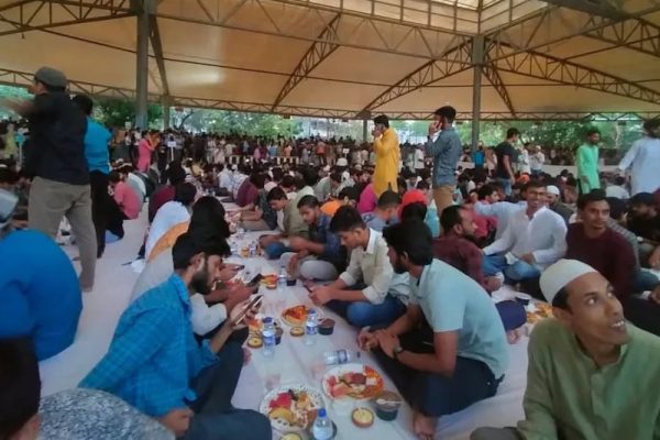‘इफ्तार मना सकते हैं तो रामनवमी क्यों नहीं?’ जादवपुर यूनिवर्सिटी के छात्रों का ममता सरकार से सवाल