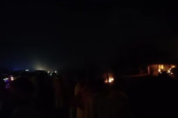 Video: हजारीबाग में शोभायात्रा पर पथराव के बाद आगजनी, वीडियो में देखें कैसे हैं वहां के हालात