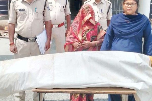 नशे के खिलाफ सिंगरौली पुलिस ने कसी नकेल : गांजा की खेती कर रही महिला गिरफ्तार