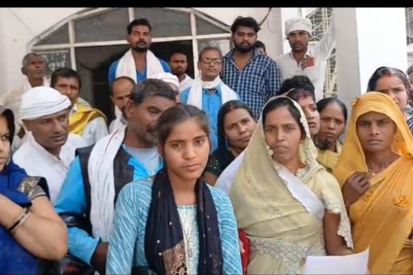 चंदौली: आंगनबाड़ी भर्ती पर, महिलाओं ने लगाए पैसे और सिफारिश से नियुक्ति के आरोप