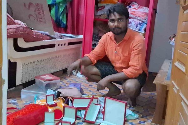 चंदौली: अलीनगर क्षेत्र के रेउसा गांव में लाखों की चोरी, पुलिस जांच में जुटी