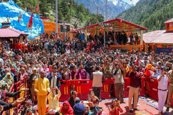 चारधाम यात्रा शुरू: गंगोत्री-यमुनोत्री धामों के कपाट खुले, 60 लाख श्रद्धालुओं के पहुंचने की उम्मीद