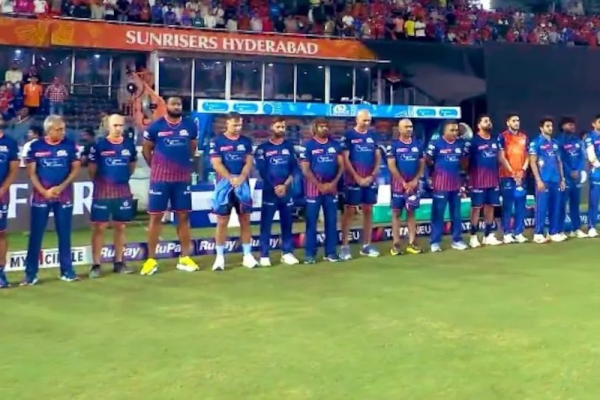 पहलगाम हमले का असर IPL में भी दिखा: काली पट्टी बांधकर उतरे खिलाड़ी, चीयरलीडर्स नदारद..