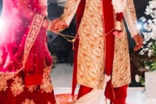 ऐसी गलती न करना! दूल्हे ने एक हाथ से डाली वरमाला, भड़क गई दुल्हन; लौटा दी पूरी बारात