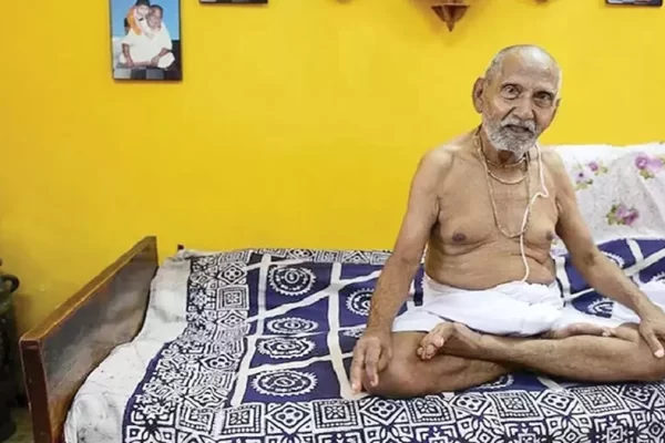 वाराणसी: 128 वर्षीय योग गुरु शिवानंद बाबा का निधन, सरकार ने पद्मश्री से किया था सम्मानित