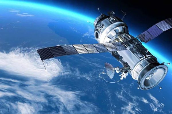 ऑपरेशन सिंदूर का असर… ISRO चार साल के बजाय एक साल में 52 जासूसी सैटलाइट बनवाएगा
