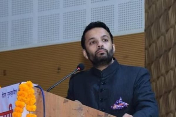 ऑपरेशन सिंदूर पर टिप्पणी करने वाले अशोका यूनिवर्सिटी के प्रोफेसर गिरफ्तार, ओवैसी बोले- राय रखने पर कार्रवाई निंदनीय