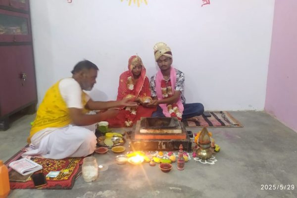 बरेली: महक ने घर वापसी कर ऋषि से की शादी, शुद्धिकरण के बाद अपनाया हिन्दू धर्म, मामा करना चाहता था शादी