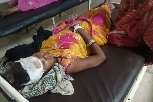 सीधी में श्रद्धालुओं से भरा ऑटो बेकाबू! पलटने से 2 बच्चों समेत 13 घायल