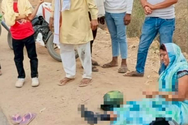 सोनभद्र में दर्दनाक हादसा! पत्ता गोदाम के पास बोलेरो ने मचाया कोहराम, तीन घायल