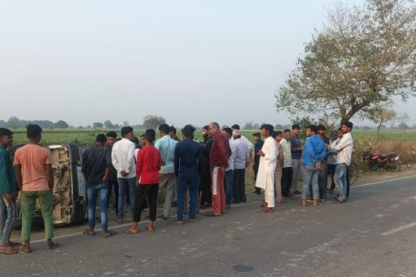 जिसकी शादी थी, उसी की अर्थी उठी! कार्ड बांटते वक्त हुआ भीषण हादसा