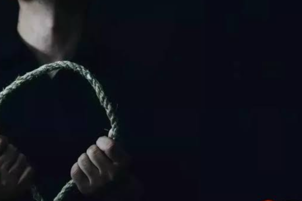 बहराइच: पत्नी ने शराब पीने से मना किया तो कर लिया आत्महत्या, परिजनों में मचा हड़कंप