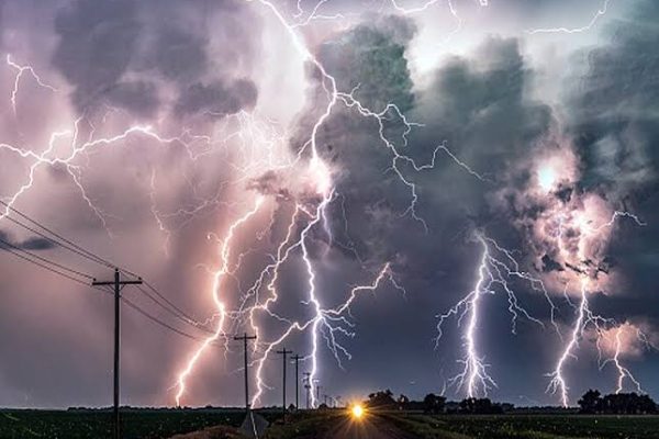 सोनभद्र: आकाशीय बिजली गिरने से 6 वर्षीय मासूम की दर्दनाक मौत, परिवार में पसरा मातम.