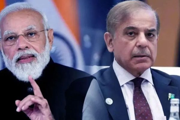 PM मोदी की चेतावनी से पाकिस्तान में खलबली, लगा रहा मदद की गुहार
