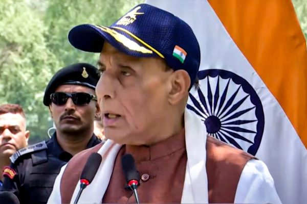 आतंकी हमले को एक्ट ऑफ वॉर माना जाएगा, पाकिस्तान के परमाणु हथियारों को IAEA निगरानी में ले… श्रीनगर में बरसे राजनाथ सिंह