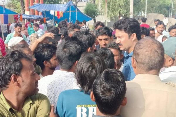 सहारनपुर में सड़क हादसे में मजदूर की मौत, परिजनों ने किया हंगामा