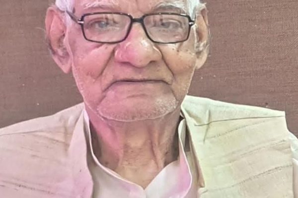 Bihar:वरिष्ठ अधिवक्ता रामवृक्ष सिंह “पाहेपुरी” के निधन पर JDU परिवार ने मनाया शोक।