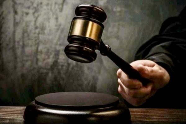 सोनभद्र: नाबालिग से शादी का झांसा, गर्भपात और फिर ‘चाकू की धमकी’! सोनभद्र कोर्ट ने दोषी गौरव पटेल को सुनाई 10 साल की ‘सख्त सजा’!