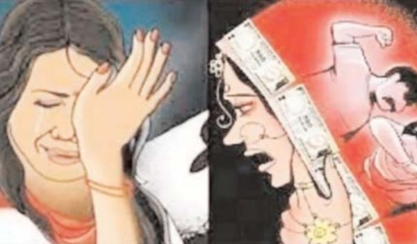 दहेज की मांग को लेकर महिला और उसकी बेटी को ससुरालयों ने घर से निकला, पति समेत ससुराल पक्ष पर मुकदमा दर्ज
