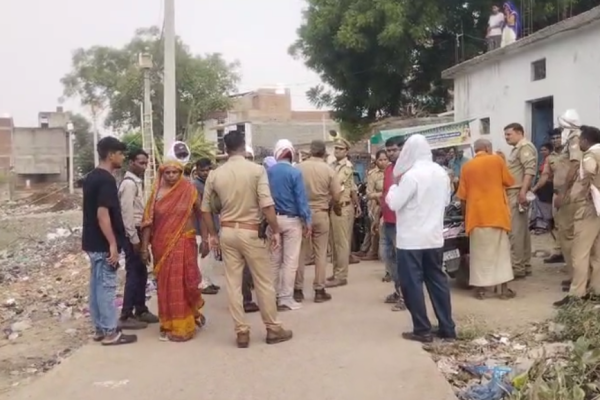 तालाब पाटकर खोला शराब ठेका, महिलाओं का फूटा गुस्सा! ठेकेदार को दौड़ाया, पुलिस से भिड़ीं
