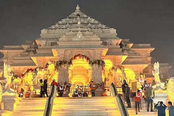 अयोध्या में सज गया है राम दरबार, मंदिर में दूसरी बार प्राण प्रतिष्ठा, जानें नया अपडेट…