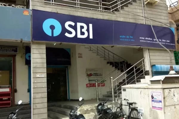 सरकारी बैंकों में निकली 50,000 पदों पर बंपर भर्ती… जानें कैसे करना होगा अप्लाई, क्या हैं नियम..