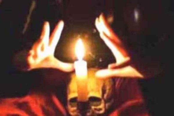 तंत्र विद्या से बिगाड़ा मानसिक संतुलन, लड़के को लड़की बना दिया… दोस्त ने होटल में ले जाकर किया गलत काम
