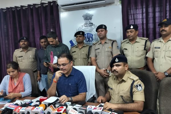 साइबर फ्रॉड से पीड़ित व्यक्ति ने की खुदकुशी, रीवा पुलिस ने राजस्थान से पकड़ा ठग गिरोह…पुराने नोट के नाम पर करते थे फर्जीवाड़ा