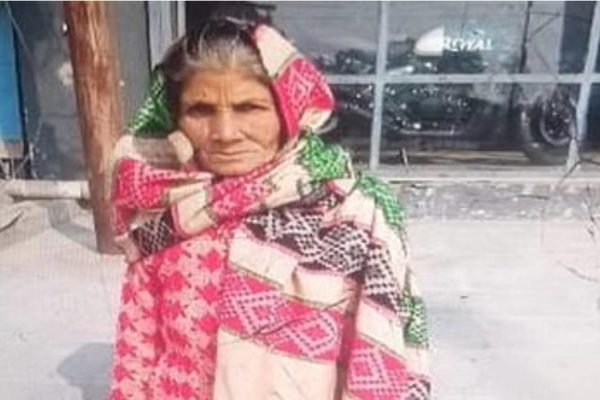 सहारनपुर: खेत में चारा काट रही महिला पर शिकारी कुत्तों का हमला, इलाज के दौरान मौत… चार संदिग्धों को ग्रामीणों ने पकड़ा