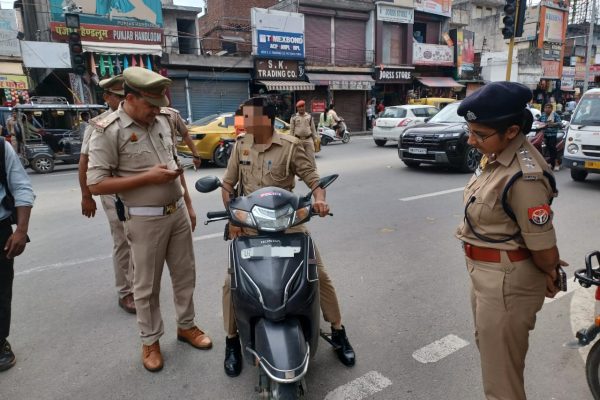 सहारनपुर में पुलिस पर ही चला डंडा! 58 वर्दीधारियों के कटे चालान