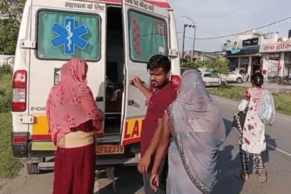 लखीमपुर खीरी: सरकारी एंबुलेंस से हो रही प्राइवेट अस्पतालों की ‘सेवा’, मरीजों को ले जाने का वीडियो वायरल
