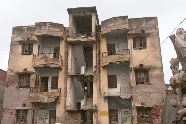 भरतपुर: जर्जर आवासों में रह रहे हैं पुलिसकर्मी, खुद की सुरक्षा पर उठ रहा सवाल…जिम्मेदारों ने नहीं कराई मरम्मत
