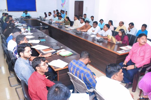 मुख्य चिकित्सा स्वास्थ्य अधिकारी को टी एल के प्रकरणों के निराकरण में लापरवाही बरतने की वजह से कारण बताओ नोटिस जारी….