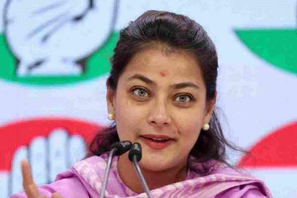 ऑपरेशन सिंदूर को तमाशा बताने वाली कांग्रेस सांसद ने अब क्या कहा? माफी को लेकर कही ये बात