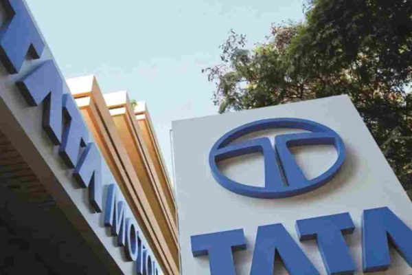 सबसे बड़ी डील करने जा रही Tata Motors, 40 हजार करोड़ में खरीदेगी इटली की कंपनी