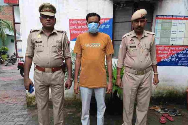 UP: कैदी को छुड़ाने के लिए फर्जी ‘राष्ट्रपति लेटर’ भेजा जेल, 5 लाख की डील में शामिल आरोपी गिरफ्तार