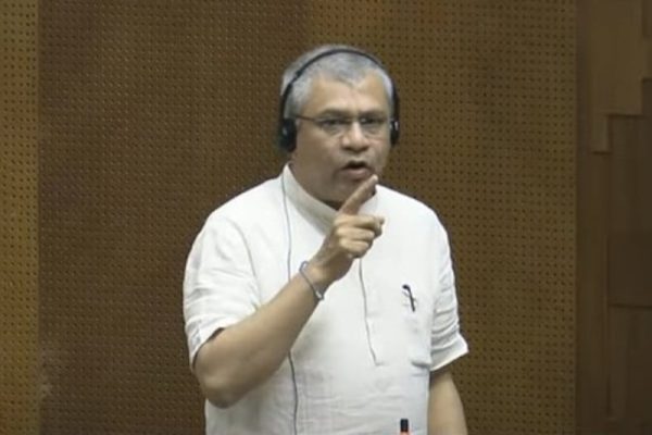 ऑनलाइन गेमिंग विधेयक लोकसभा से बिना चर्चा पास, अश्विनी वैष्णव बोले- ई गेमिंग को प्रमोट करेंगे, लेकिन…