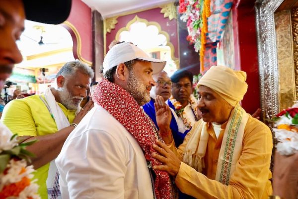 बिहार चुनाव में हिंदुत्व पॉलिटिक्स की धुरी बना ‘पुनौरा धाम’! शाह-नीतीश के बाद राहुल-तेजस्वी ने टेका माथा