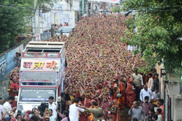 राजस्थान: कृष्ण भक्ति में सराबोर हुआ ये शहर, भव्य कलश यात्रा के साथ श्रीमद् भागवत कथा का शुभारंभ