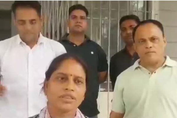 दमोह में रिश्वतखोर लाइनमैन रंगे हाथ गिरफ्तार, 4 माह बाद होने वाला था रिटायर