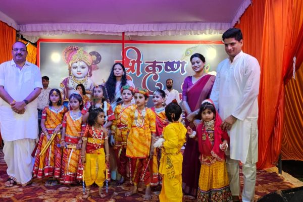 रायबरेली में श्री कृष्ण जन्मोत्सव की रही धूम: 12 बजते ही गूंजा जय कन्हैयालाल की…